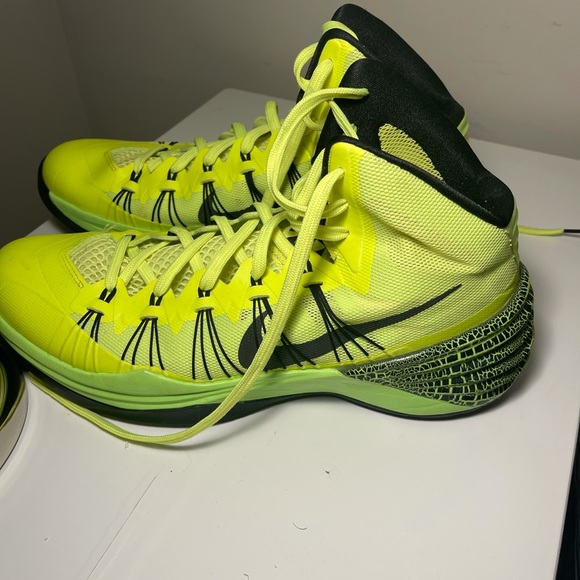 2013 Nike hyperdunks, neon green - Picture 4 of 5